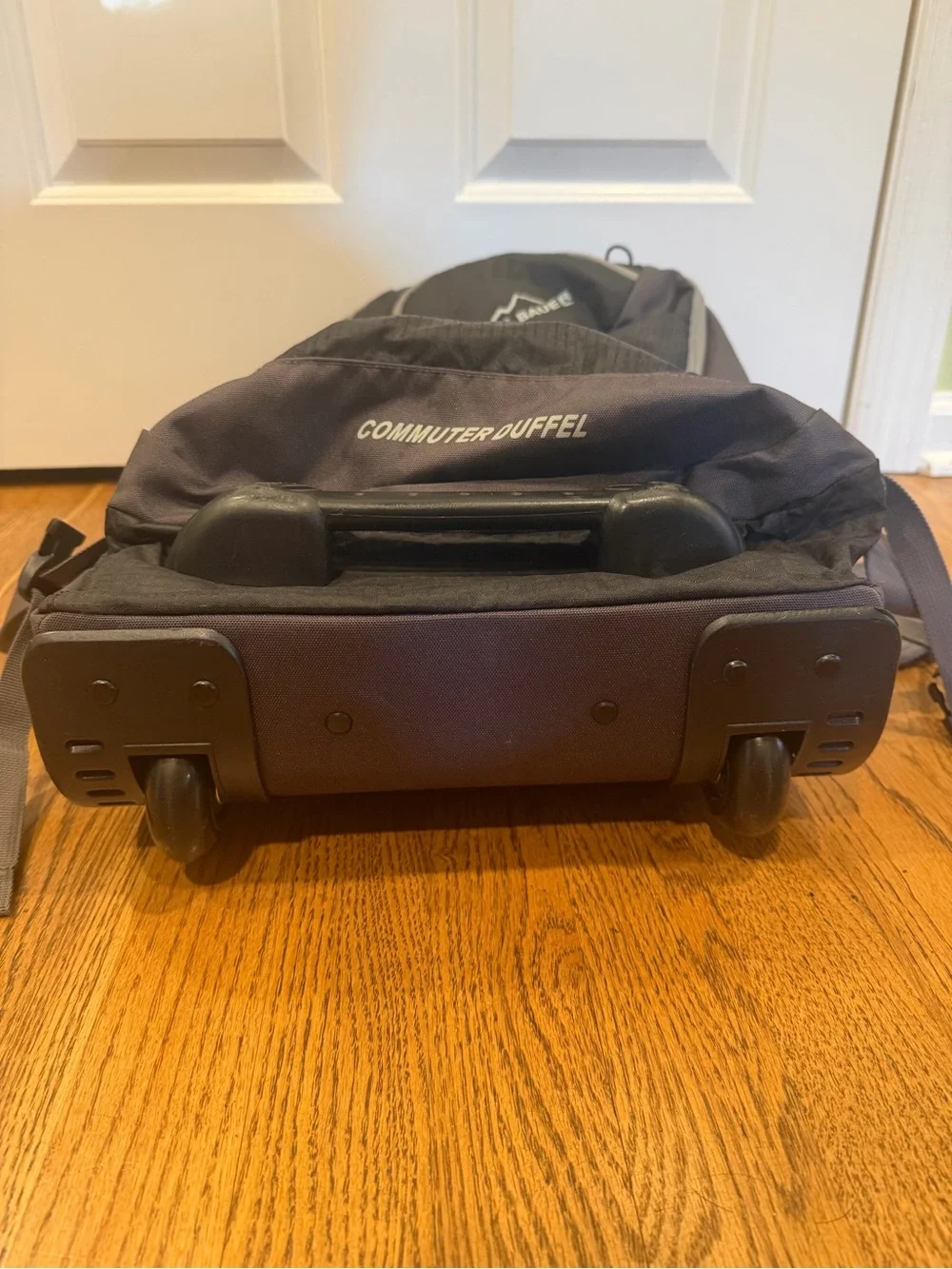 Eddie Bauer Black Rolling Commuter Duffle Bag Carry On Luggage 22